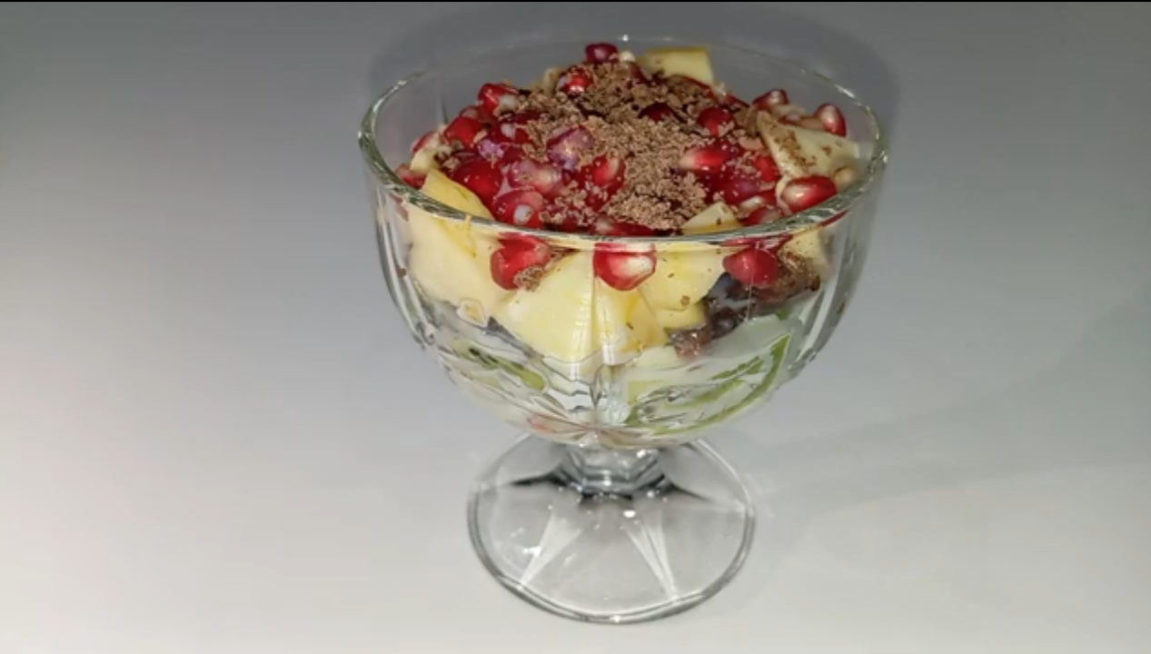 Фруктовий салат з м'ятою